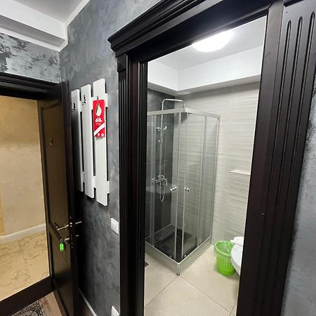 Grey Boutique Hotel Palas Iasi Exteriör bild