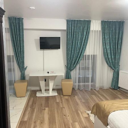 Grey Boutique Hotel Palas Iasi Exteriör bild