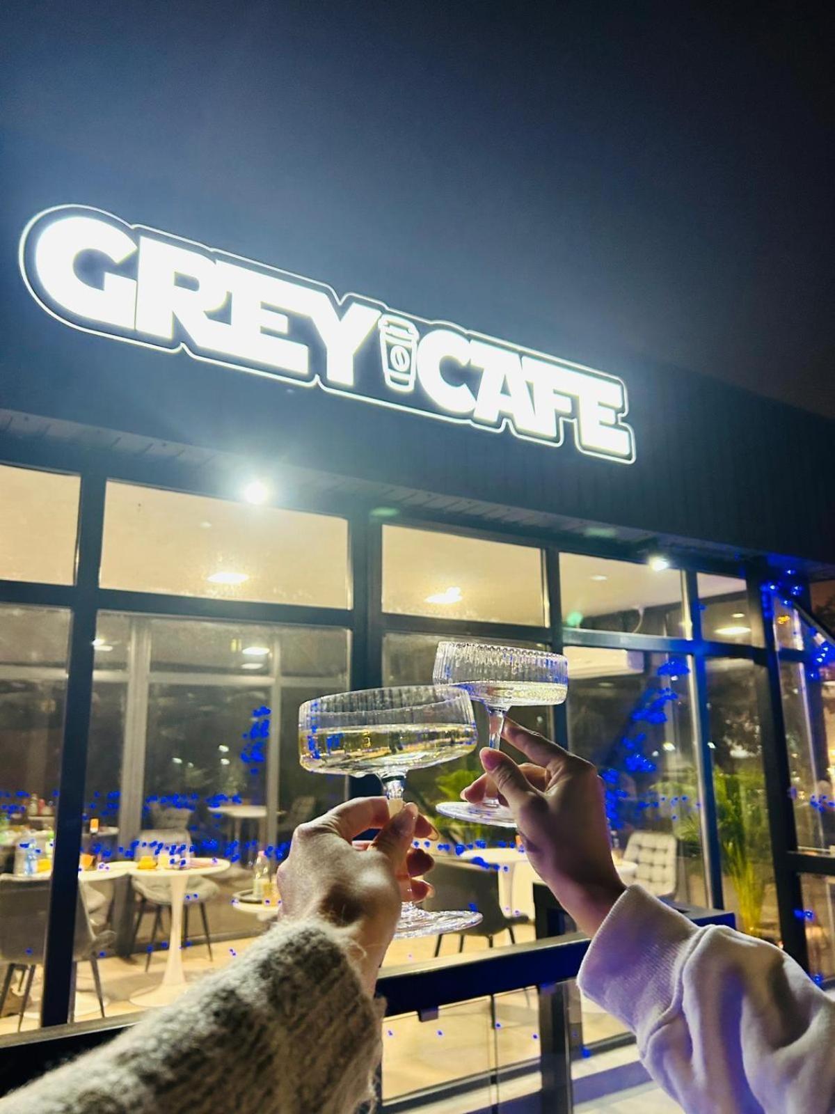 Grey Boutique Hotel Palas Iasi Exteriör bild