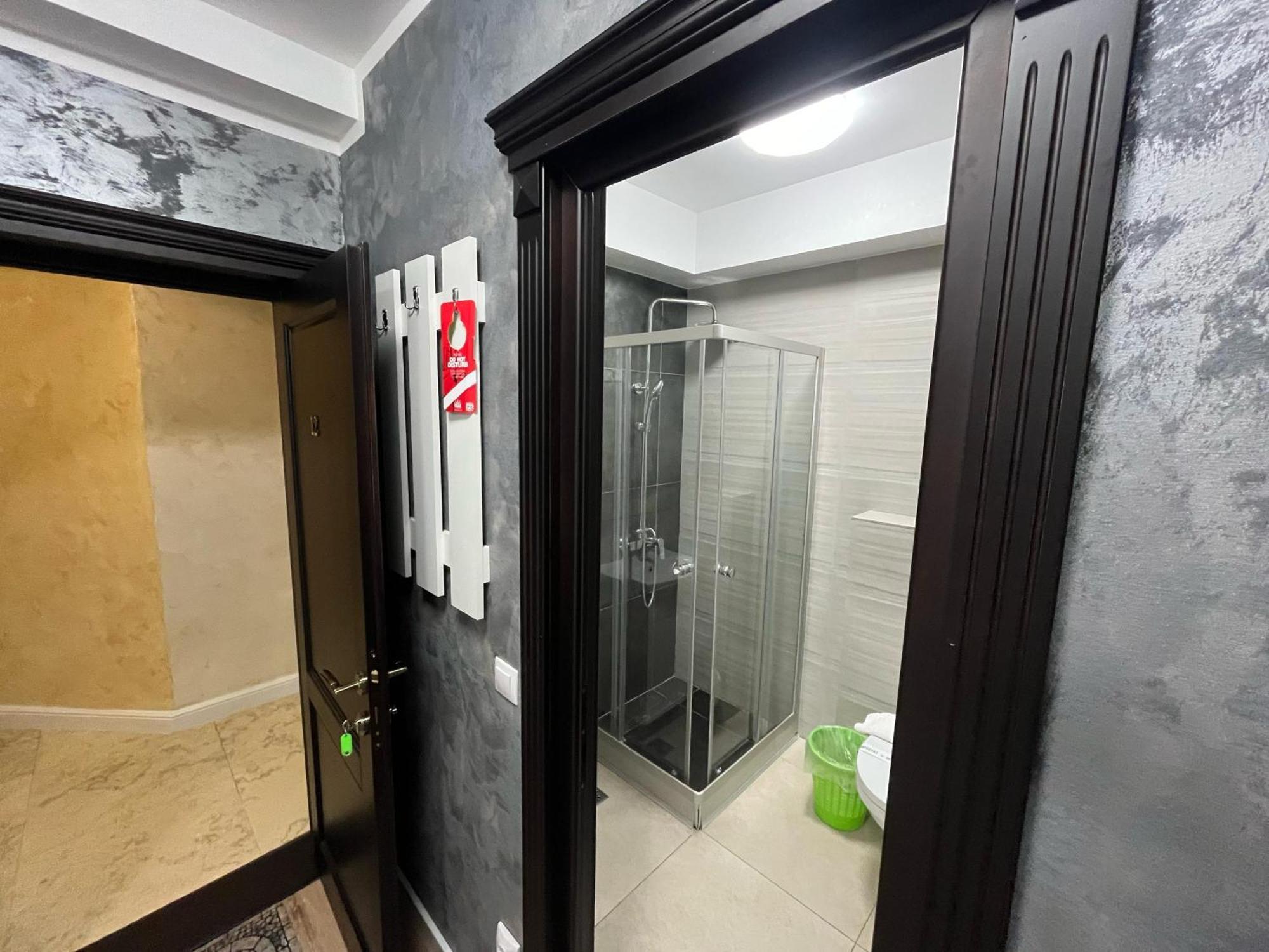 Grey Boutique Hotel Palas Iasi Exteriör bild