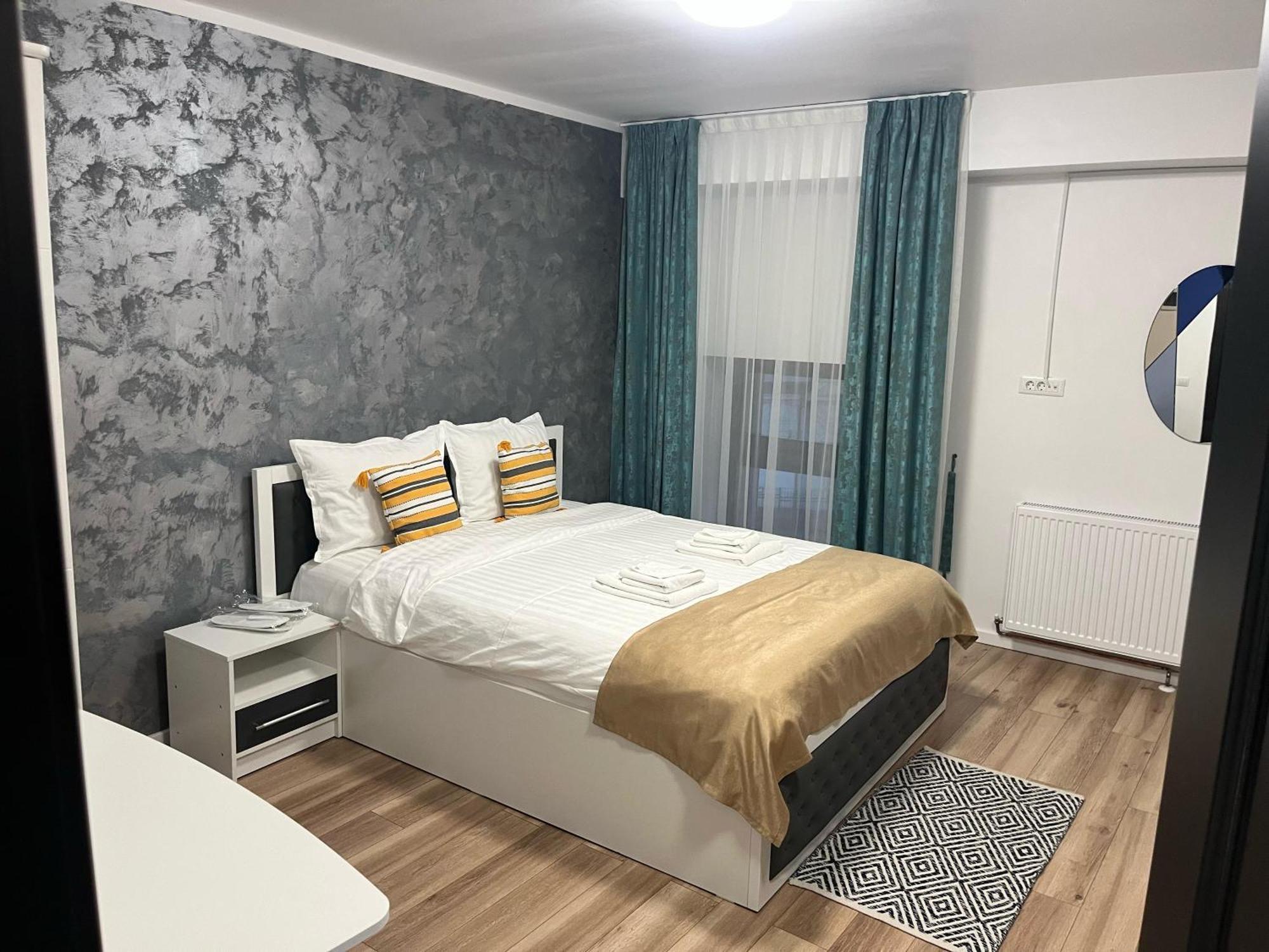 Grey Boutique Hotel Palas Iasi Exteriör bild