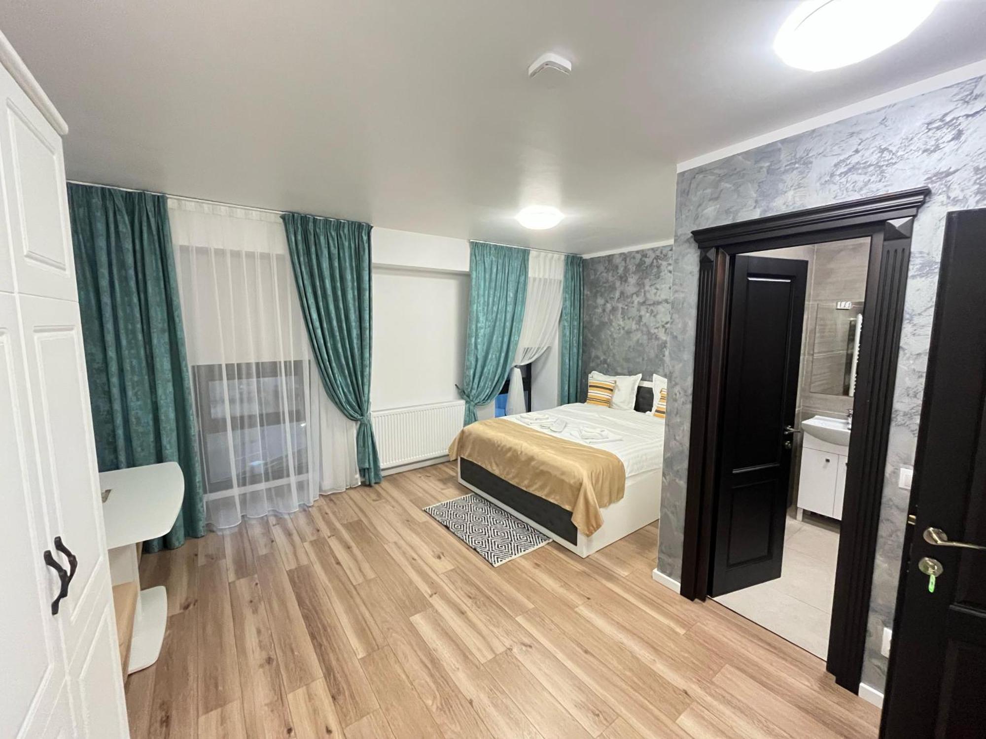 Grey Boutique Hotel Palas Iasi Exteriör bild