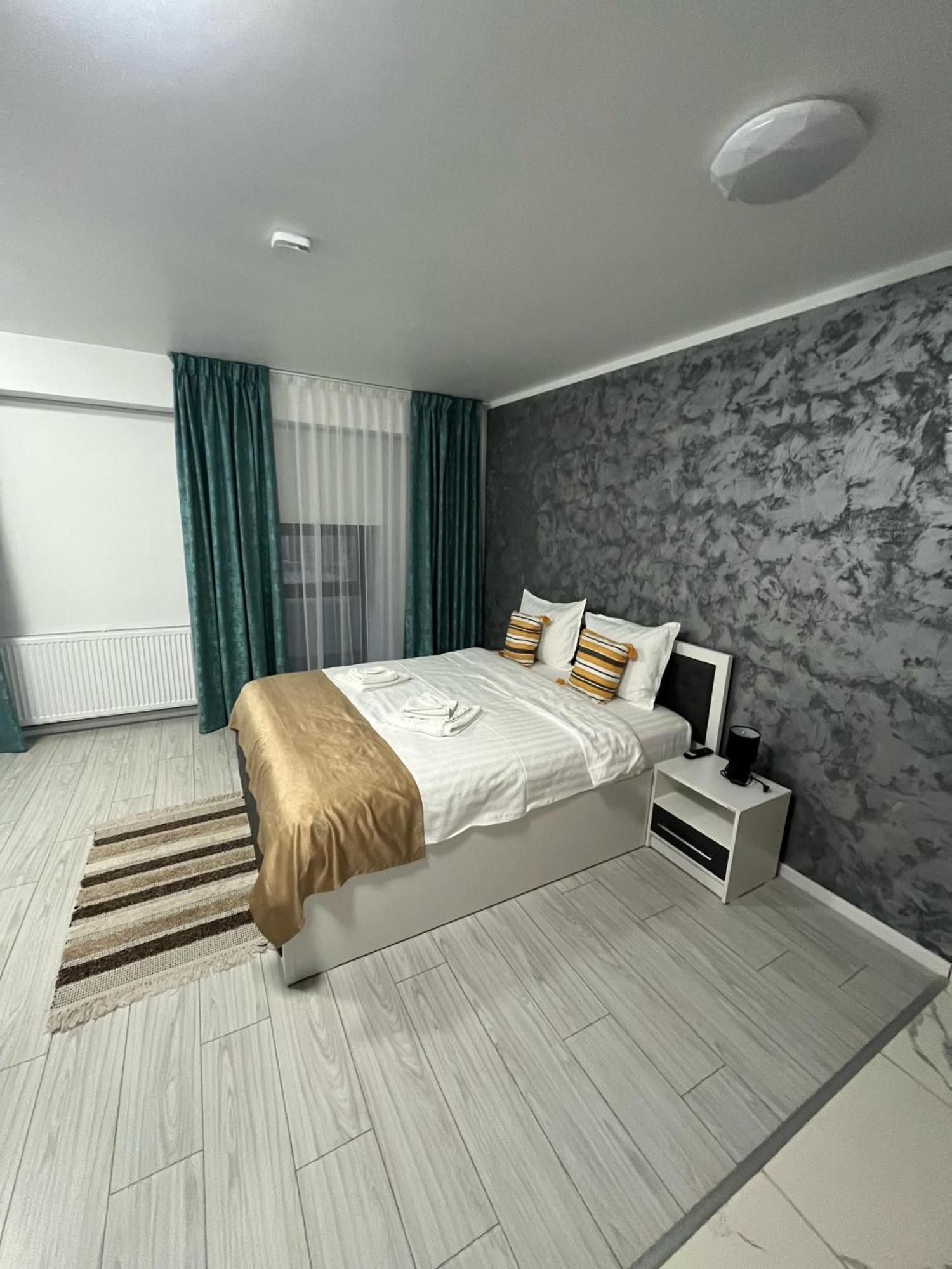 Grey Boutique Hotel Palas Iasi Exteriör bild