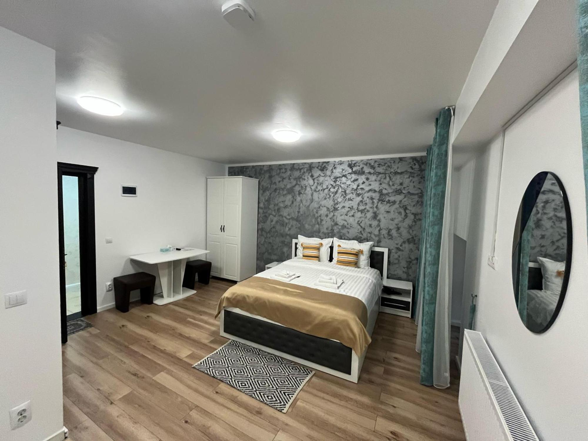 Grey Boutique Hotel Palas Iasi Exteriör bild