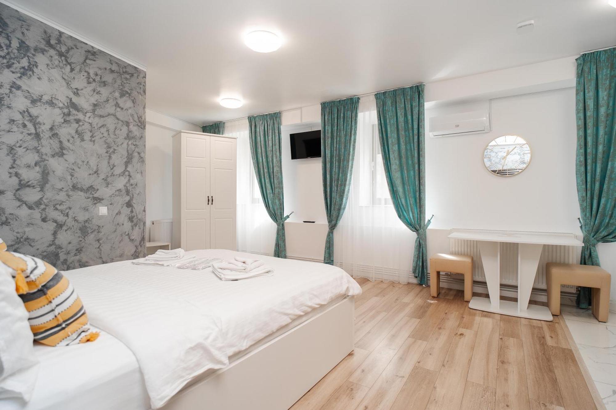 Grey Boutique Hotel Palas Iasi Exteriör bild