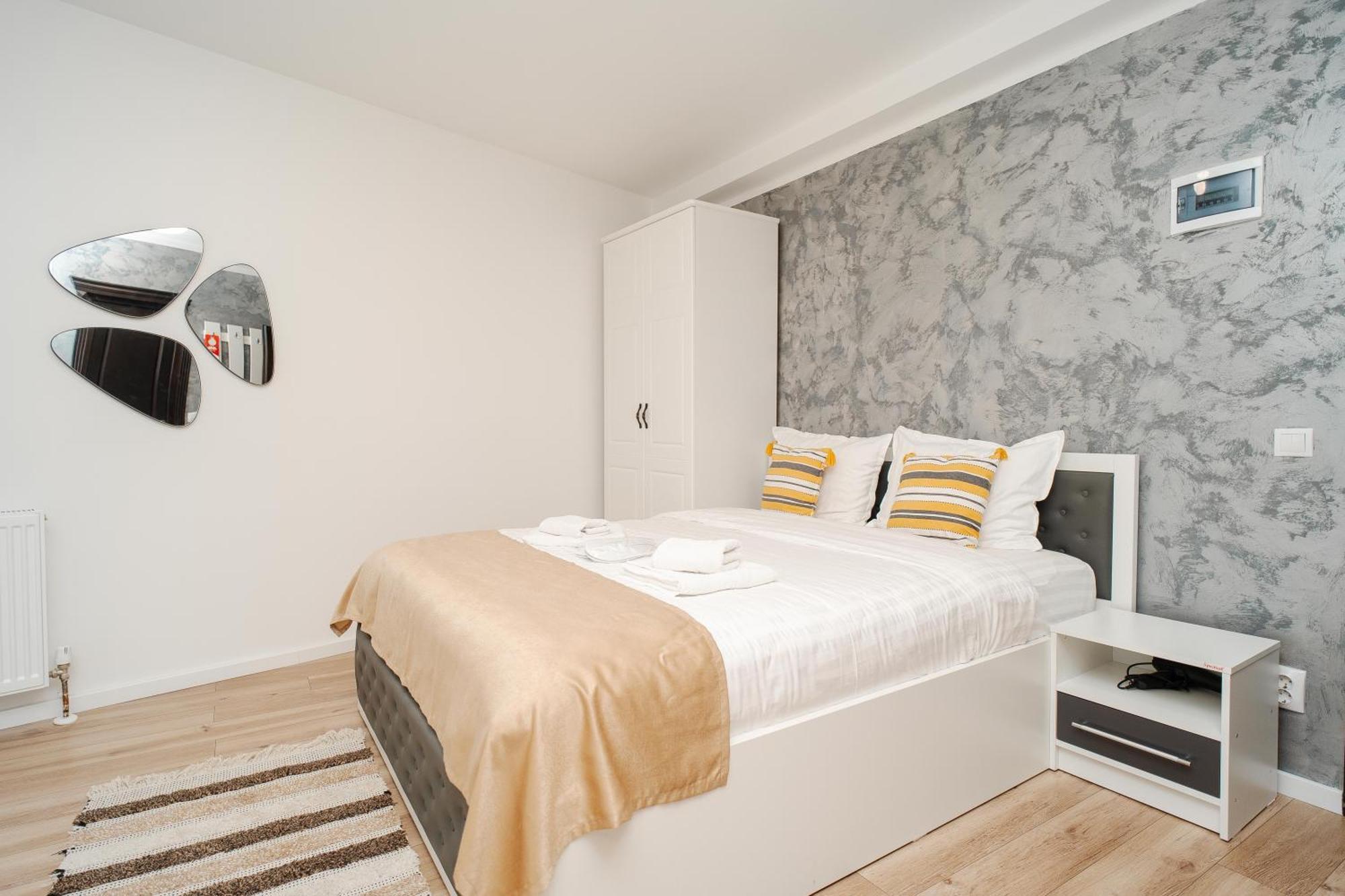 Grey Boutique Hotel Palas Iasi Exteriör bild